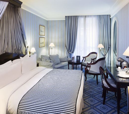 Le Dokhan's Paris Arc de Triomphe, a Tribute Portfolio Hotel