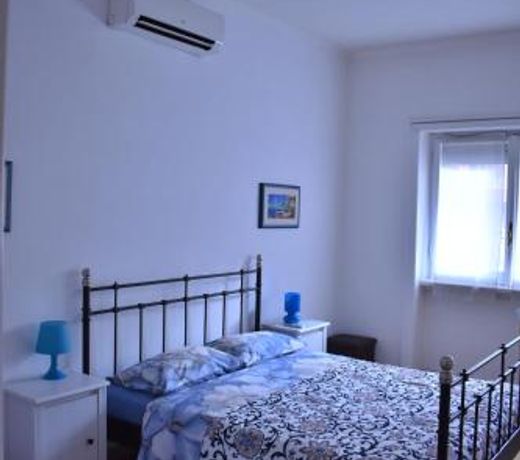 Romolo House
