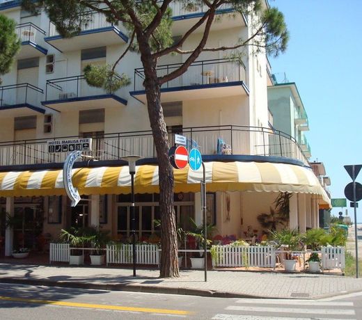Hotel Marlisa Pier