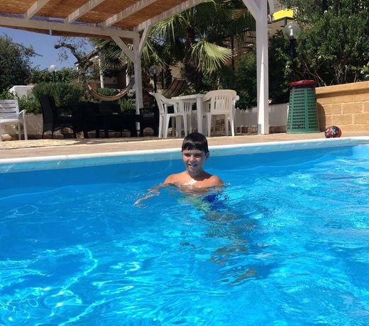 Villa Ceni appartamenti con 2 camere piÃ¹ servizi in villa con piscina