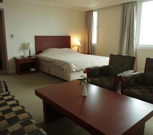 Grand Hotel Pyeongtaek Lake