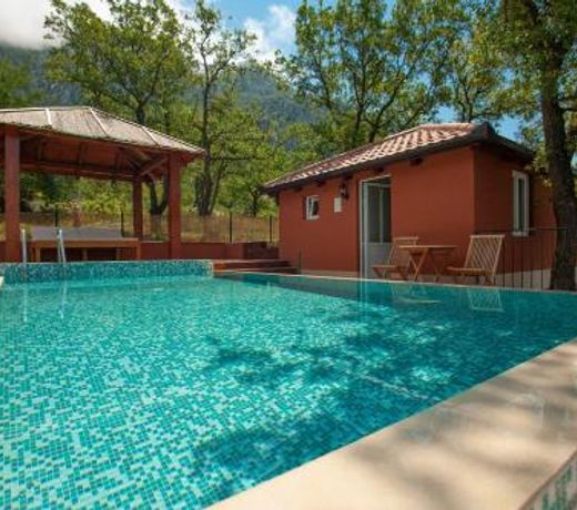 Harmonia Bungalows & Pool