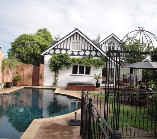 English Tudor House