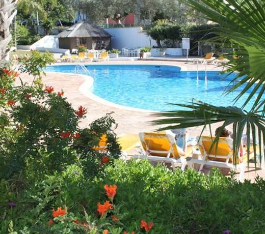 Alto Club Apartments