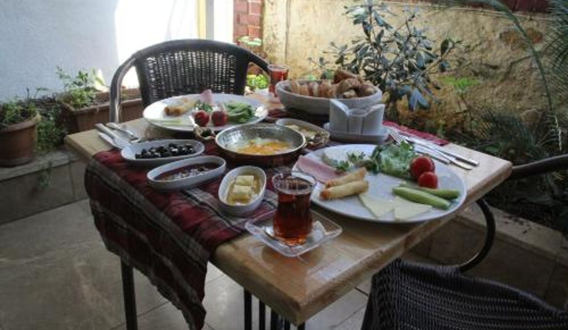 Ada Antik Otel