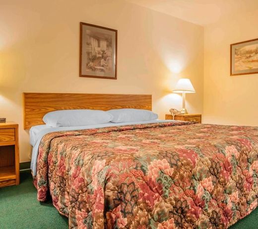 AmericInn by Wyndham Jefferson