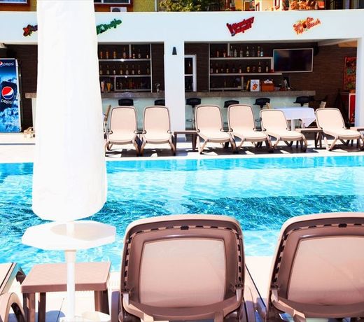 Green Garden Suites Hotel