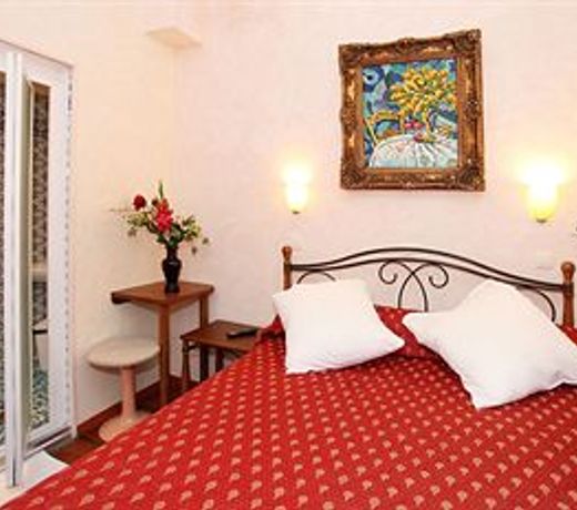 Pratic Hotel