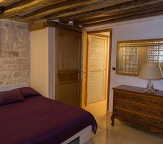 Saint-Germain des Pres Apartment