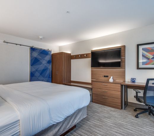 Holiday Inn Express & Suites Dallas North - Addison, an IHG Hotel