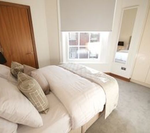 Fleet Street Apartment