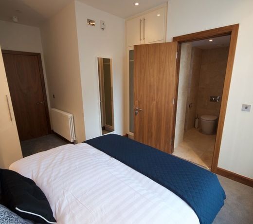 Fleet Street Apartment