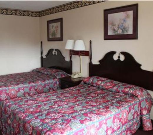 Studio 9 Inn & Suites