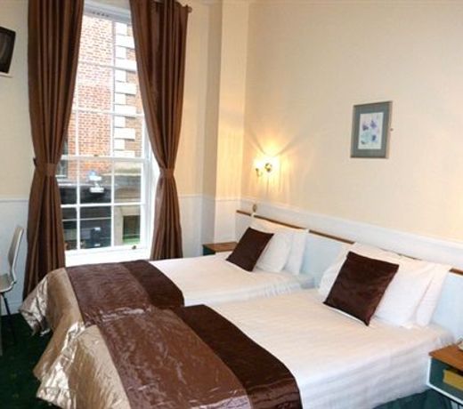 RiverHouse Hotel