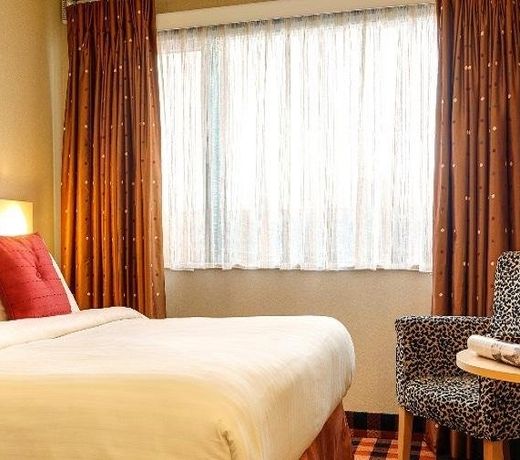 Academy Plaza Hotel