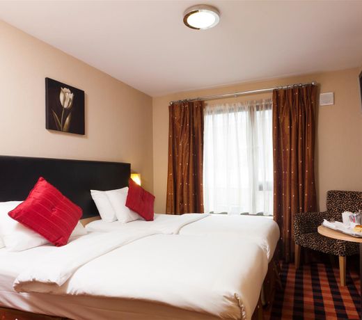 Academy Plaza Hotel