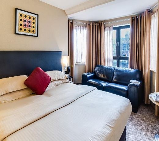 Academy Plaza Hotel