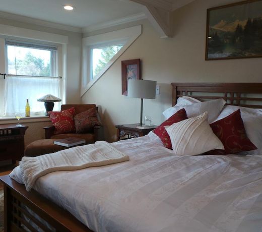 COLOMA SPRING SUITES