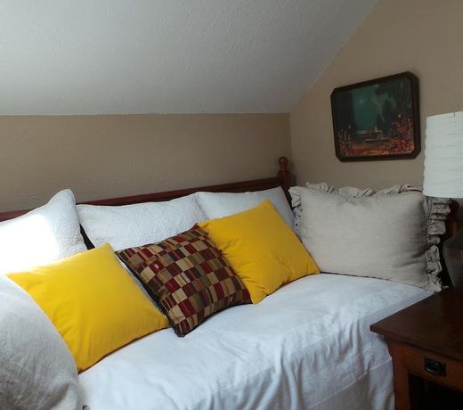 COLOMA SPRING SUITES