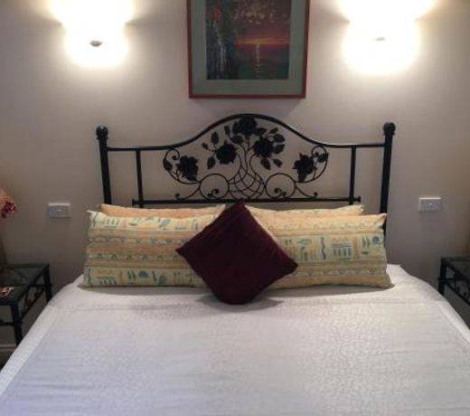 Weeroona Bed And Breakfast