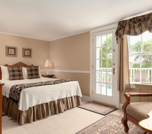Seven South Street Inn B & B