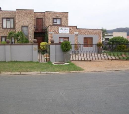 Tirzah's B&B and Self Catering