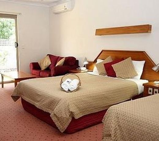 Wine Village Motor Inn