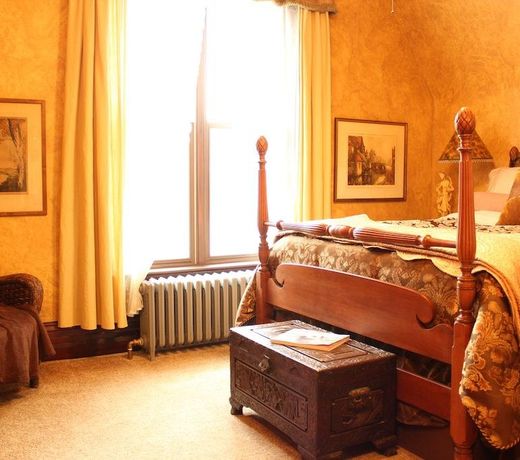 Hartzell House Bed and Breakfast