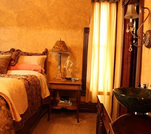 Hartzell House Bed and Breakfast