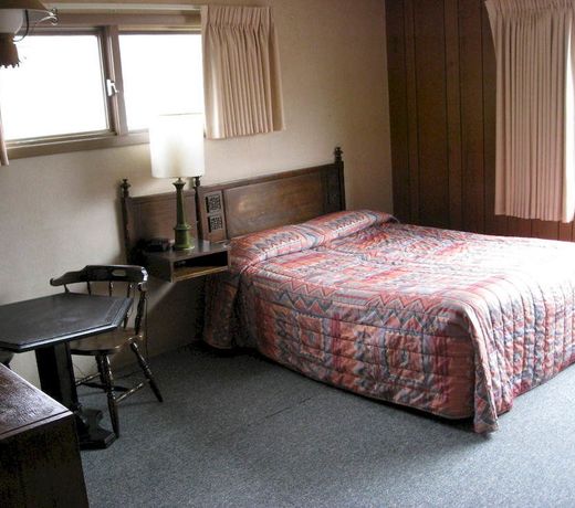 Oneida Village Inn