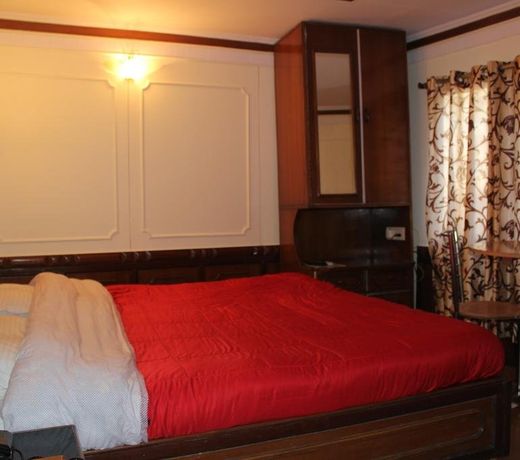 Hotel Hilltop