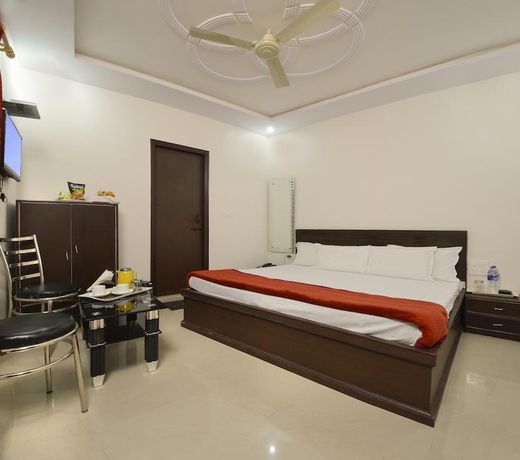Hotel Raj Paradise
