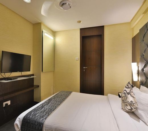 Hotel The Golden Oak Raipur