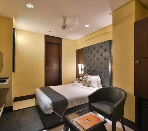 Hotel The Golden Oak Raipur