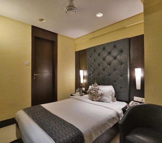 Hotel The Golden Oak Raipur