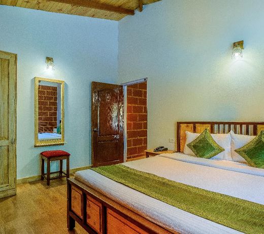 Altius Nest Hotel