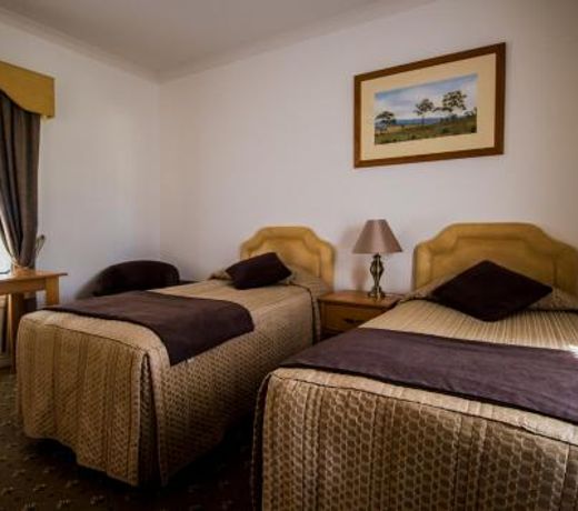 Ross Riverview Motel
