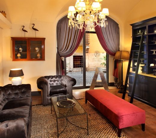 Hotel Adriano