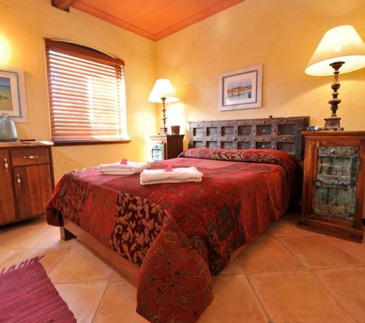 MANUEL TOWERS BOUTIQUE & BREAKFAST