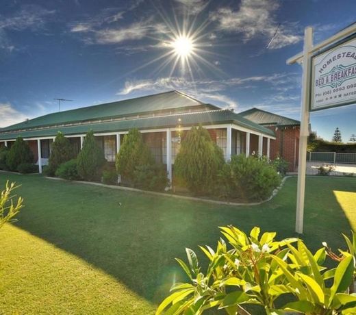 Homestead Bed & Breakfast