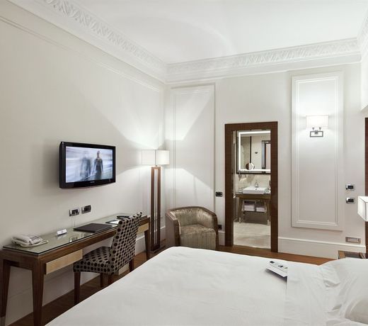 UNAHOTELS DecÃ² Roma