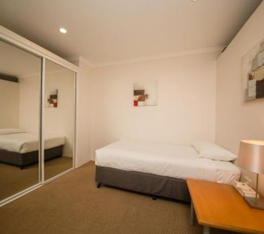 Cosmopolitan Motel & Serviced Apartments