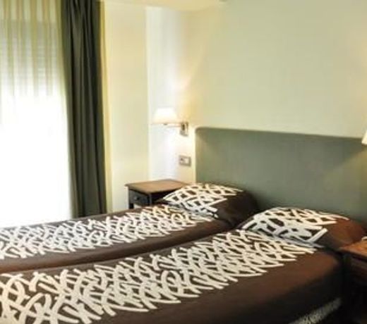 Aston Hotel