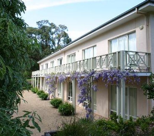 Lancemore Lindenderry Red Hill
