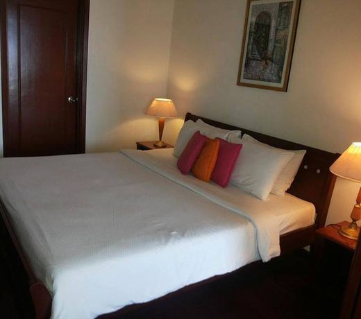 1 IMBI SUITES