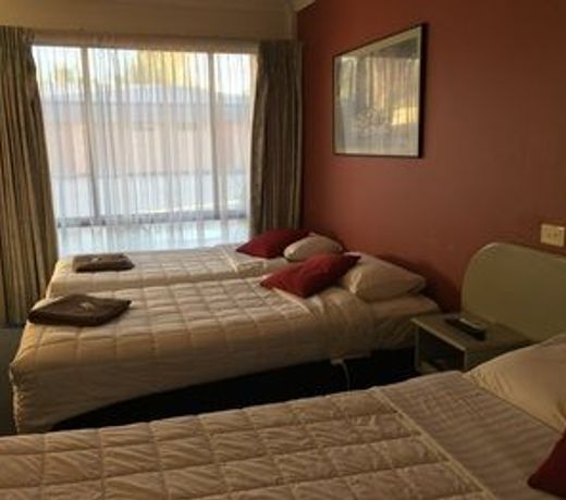 Parkway Motel