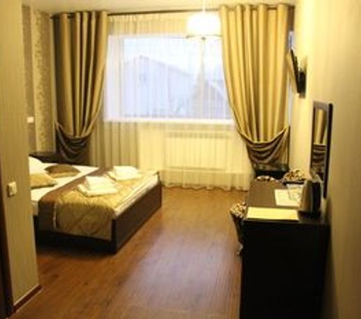 Parallel Hotel