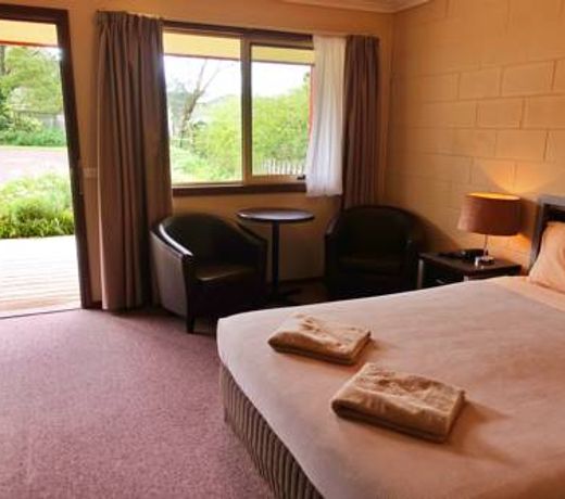 Twelve Apostles Motel & Country Retreat