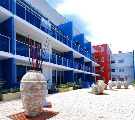 NearBy Hotel