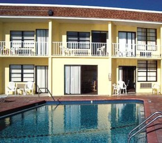 Holiday Shores Beach Club